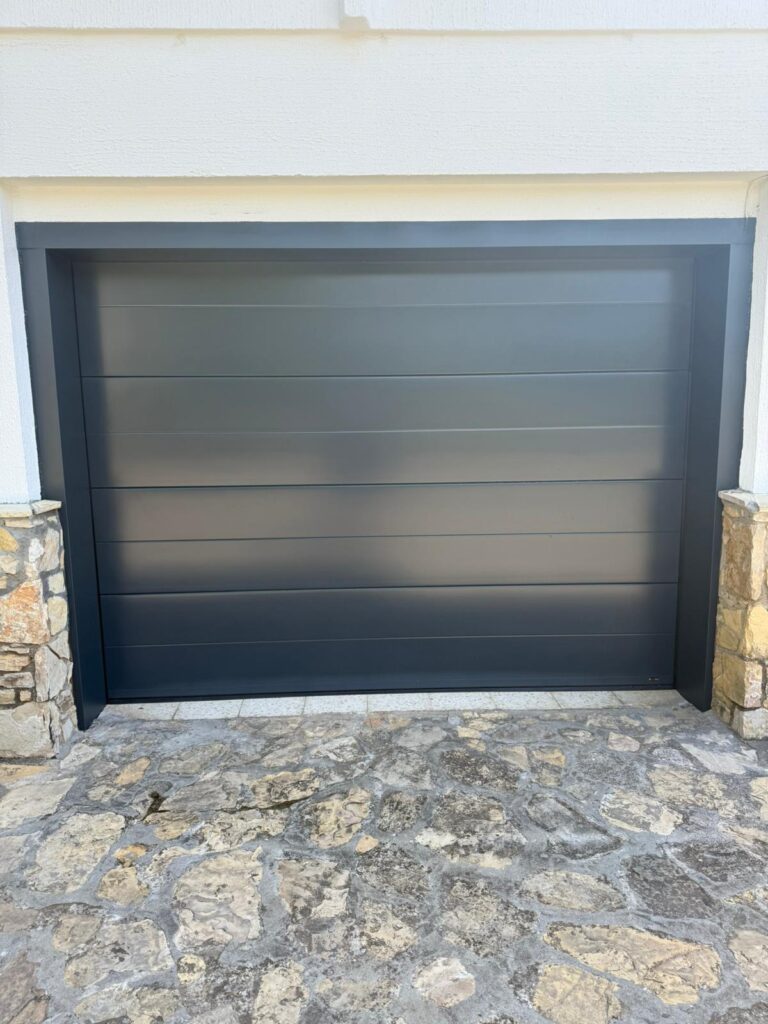 Cerramientos de terrazas y porches en aluminio y PVC en El Vendrell